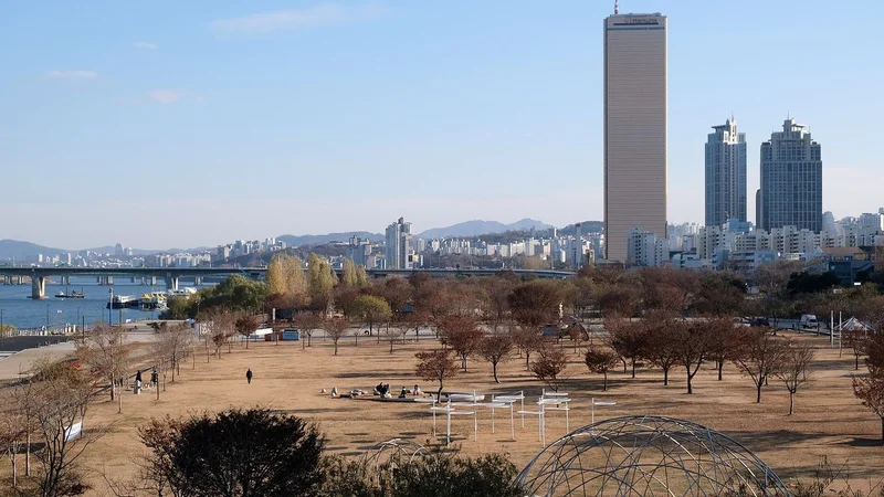 Công viên sông Hàn ở Seoul: nấu mì bằng máy tự động, thuê xe đạp và xem đài phun nước cầu vồng