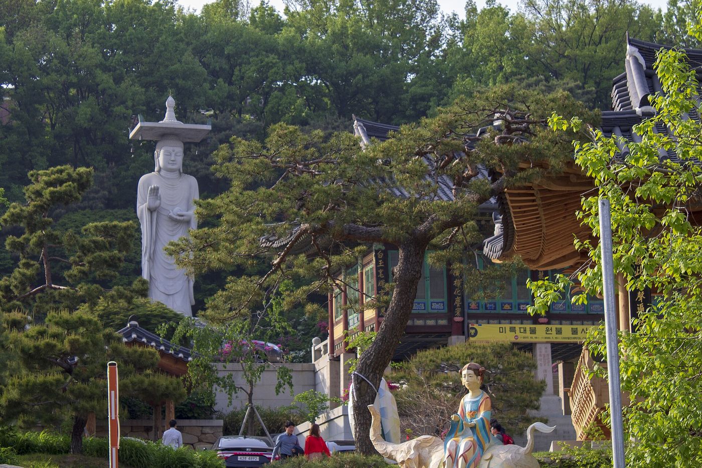 Tượng Phật Di Lặc lớn ở chùa Bongeunsa, Gangnam