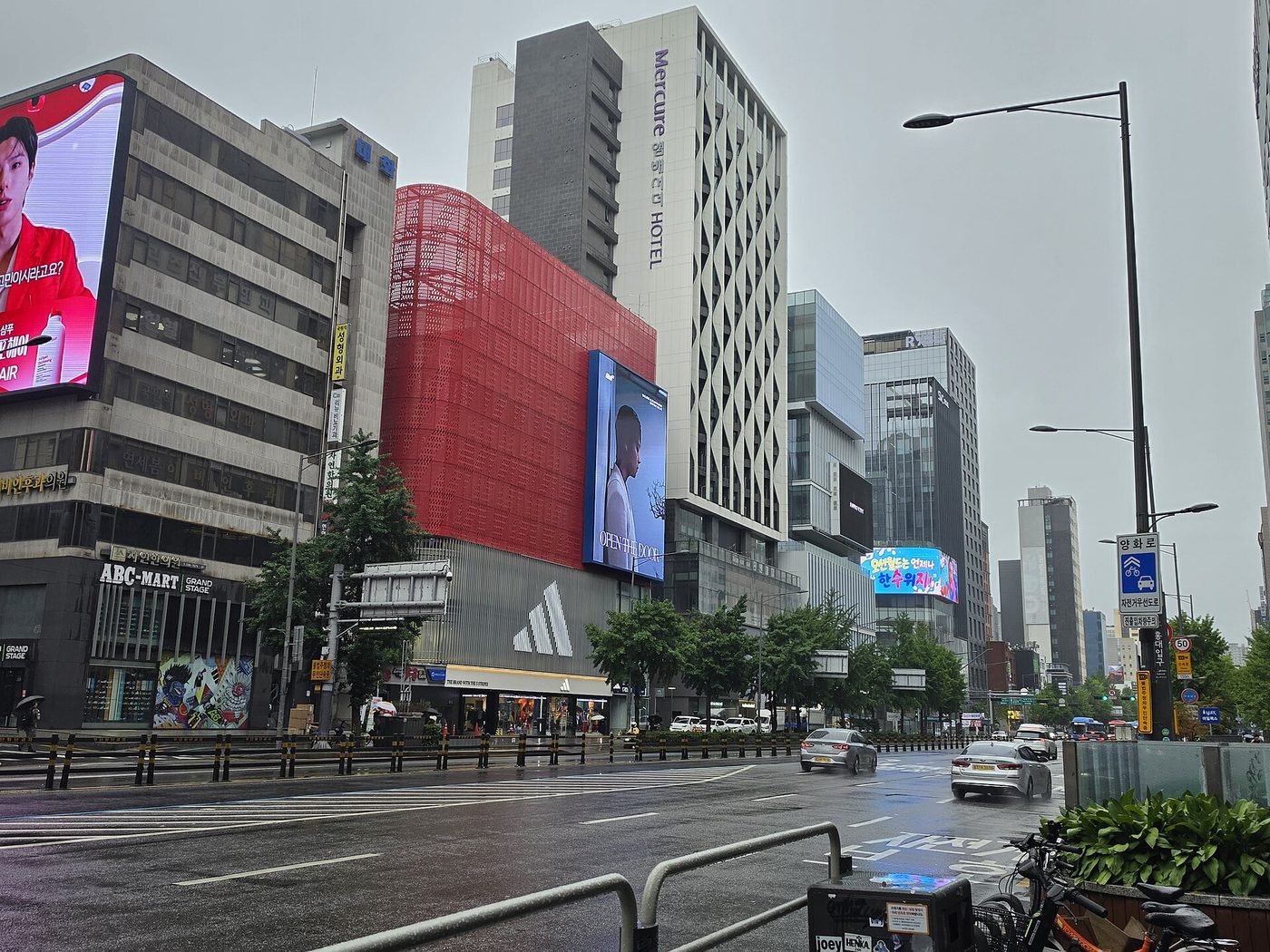 Mua sắm ở Seoul: Myeongdong, Hongdae, Dongdaemun và cách được hoàn thuế cho du khách