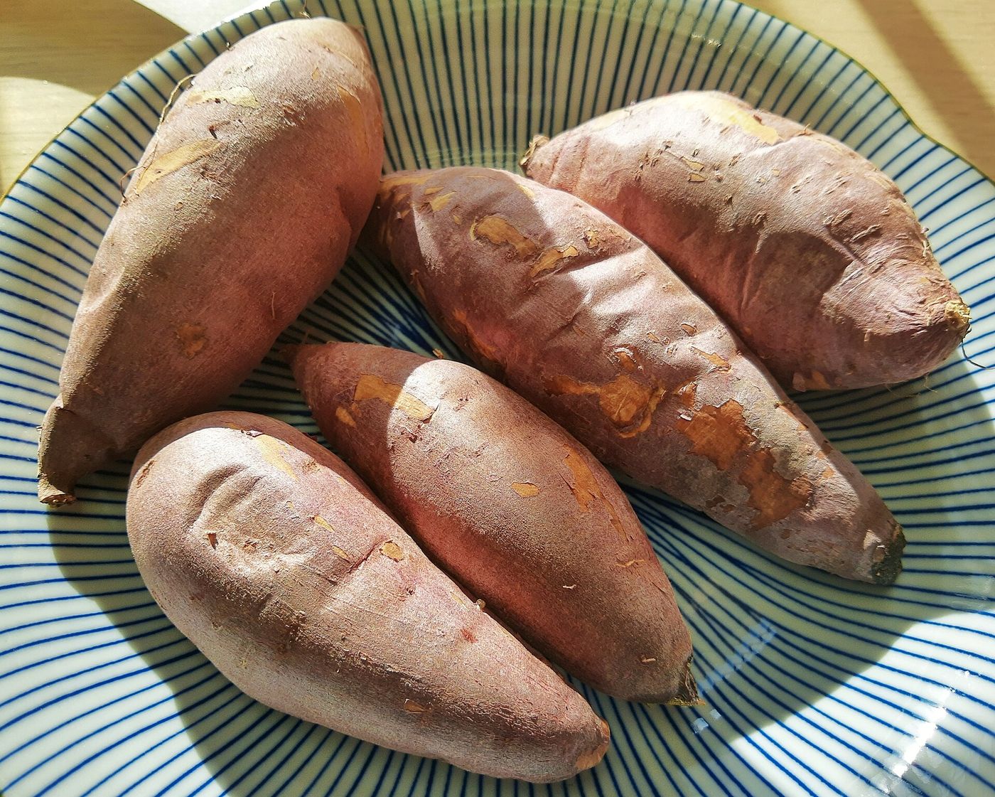 Khoai lang nướng gun-goguma, món ăn vặt mùa đông của Hàn Quốc