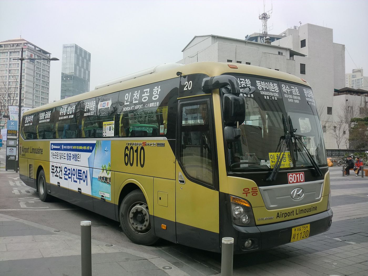 Xe buýt sân bay (limousine bus) tuyến 6010 của sân bay Incheon